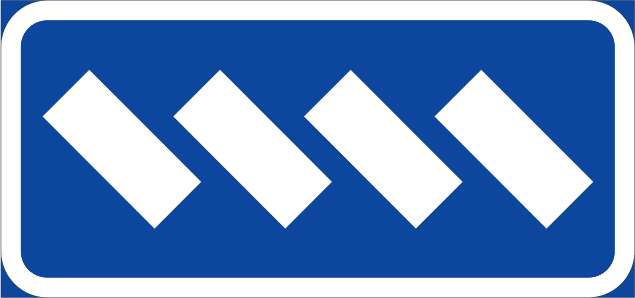 Schrägparken nach links.