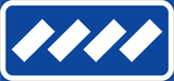 Schrägparken nach rechts.