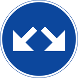 Hindernis links oder rechts passieren.