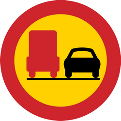 Überholen für Lastwagen verboten.