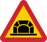 Warnung vor einem Tunnel.