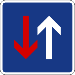 Yol daralması, karşıdan gelen yol vermeli.