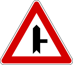 Vorfahrt an der Kreuzung.