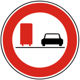 Adelantamiento prohibido para camiones.