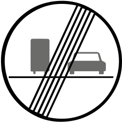 Ende des Überholverbots für Lastwagen.