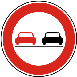 Überholen verboten.
