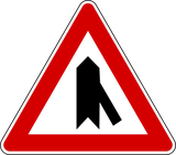 Warning for merging traffic from the right.