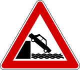 Warning for a quayside or riverbank.