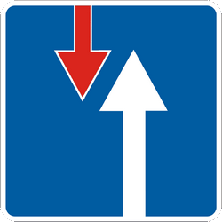 Road narrowing, oncoming drivers have to give way.