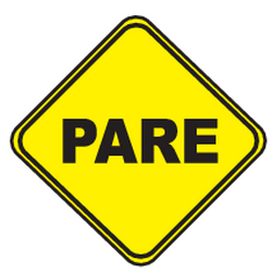 STOP y ceda el paso más adelante.