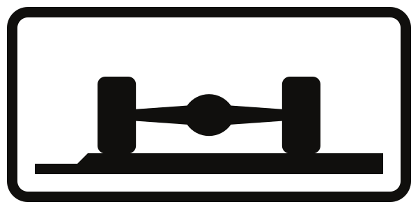Parallelparken auf dem Gehweg.